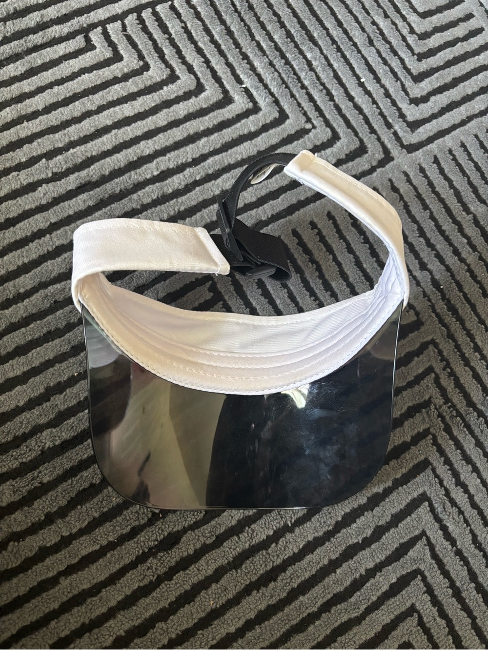 Alo visor hat - Authentic - Picture 4 of 10